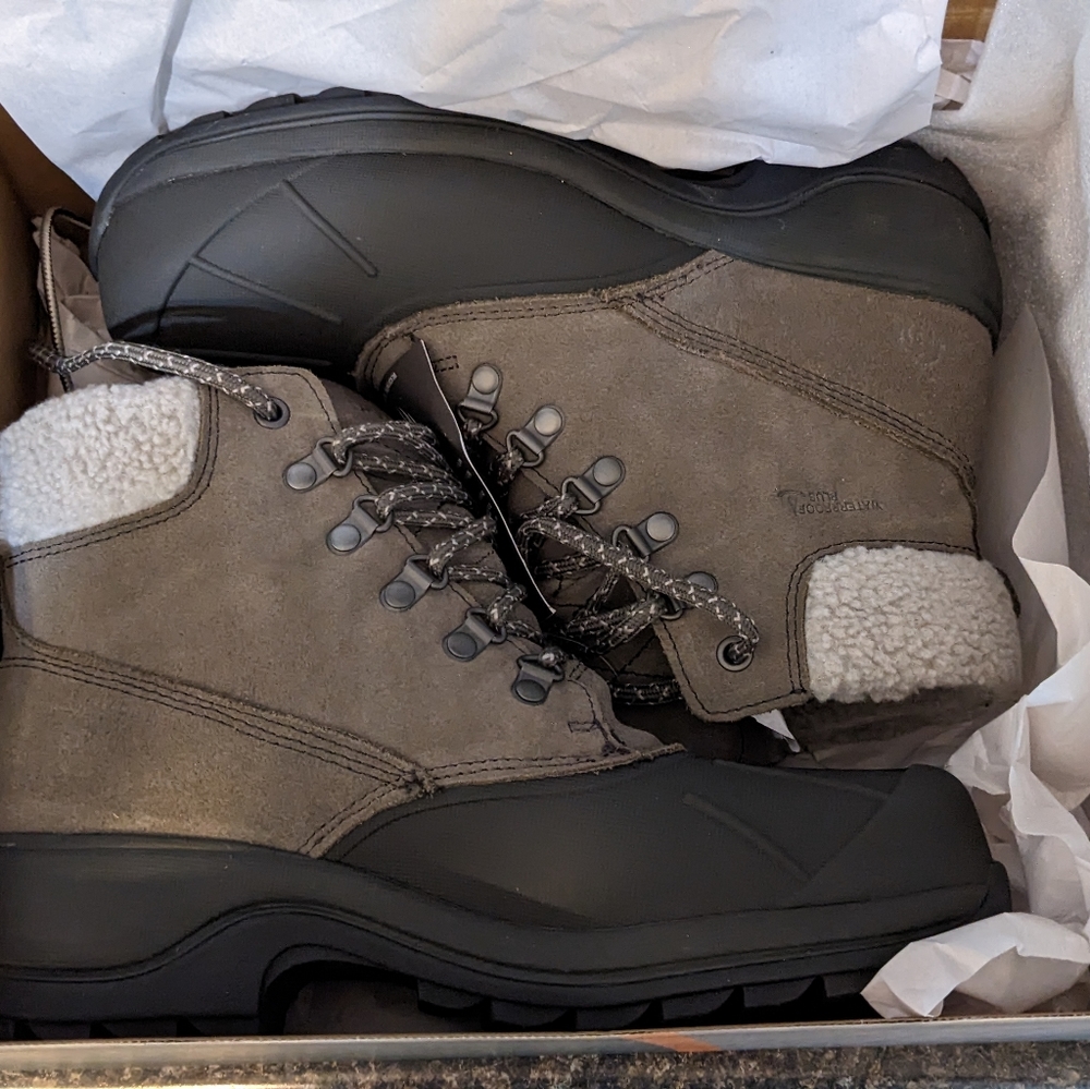 Wolverine Frost - Size 9 Gray Winter Boots